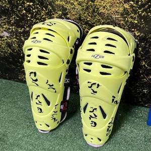 14558 Защита колен HIZER AT-3574 (L)