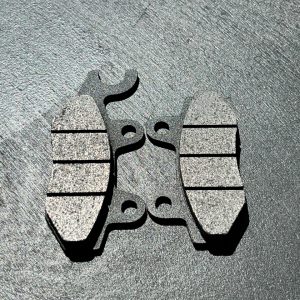 C2K0154 Колодки тормозные передние