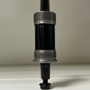 Х108370 Каретка Neco B910, (BSA) квадрат, 68х122.5 мм, черный