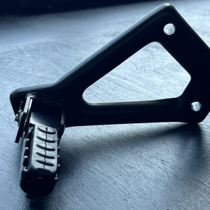 PAN2073 Подножка задняя правая