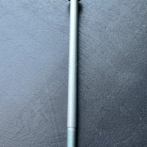 TRO0012 Ось переднего колеса