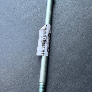 CKA0053 Ось переднего колеса М14х225