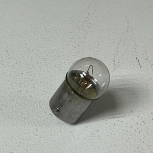 Лампа 12V10W G18/BA15S (в указатели поворотов белые)