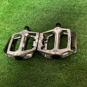 Педали, алюминий, 10 х 10.8 cм, резьба 9/16, серебристый